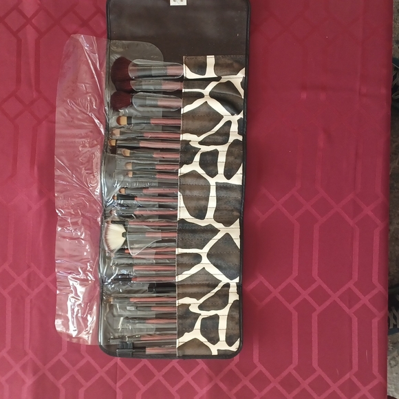 not known Other - MAKEUP BRUSHES  PROFESSIONAL KIT 24 HORSEHAIR  NWOT ZEBRA PRINT